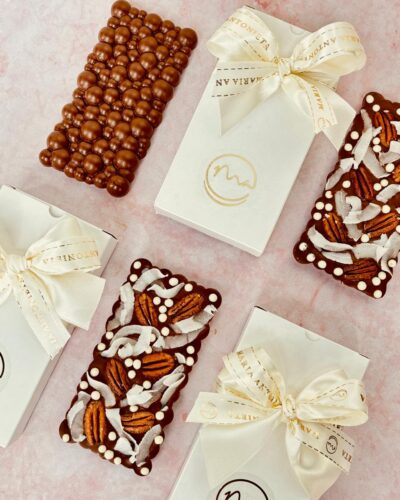 Barra de Chocolate Meio Amargo, Pecãs e Côco